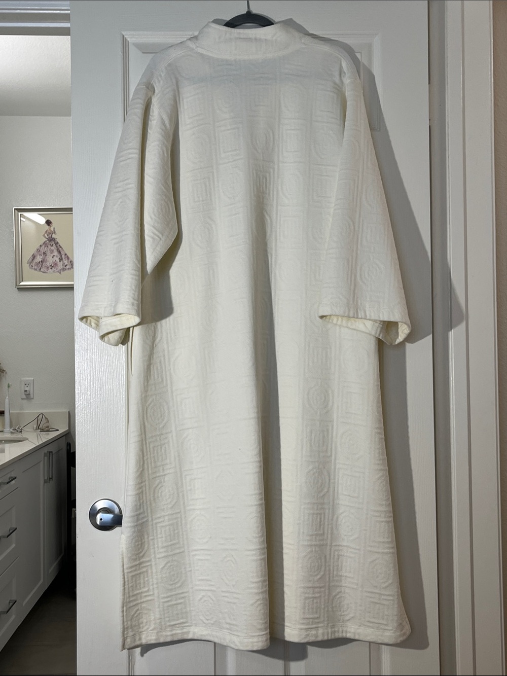 Natori Cream Long Zip-Front Textured Robe - Picture 4 of 14